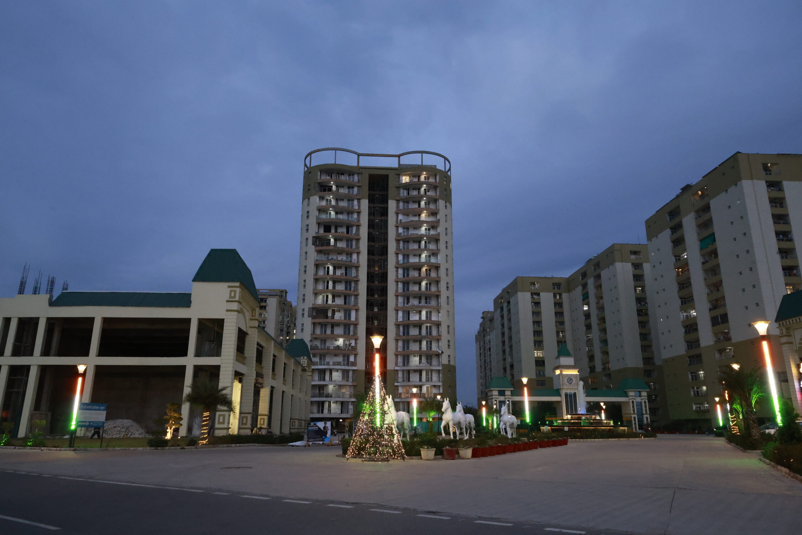 65A9160 scaled | Kohinoor Property Studio