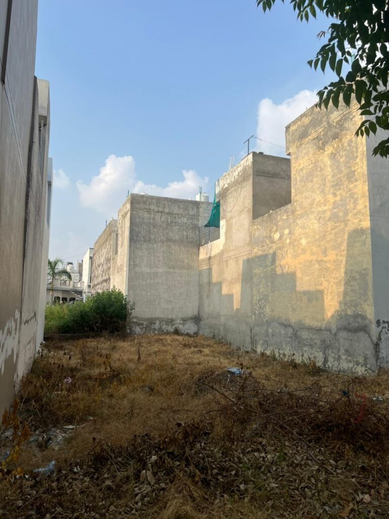 PLOT FOR SALE